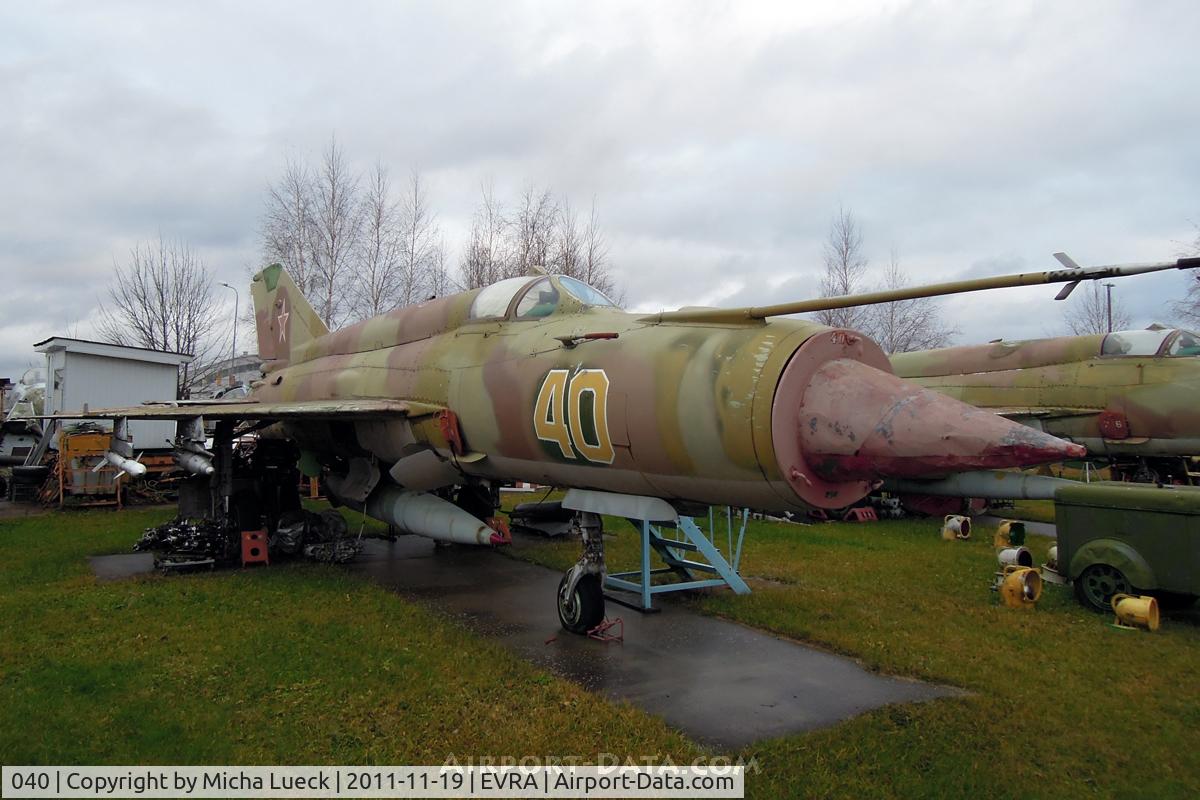 040, Mikoyan-Gurevich MiG-21ST C/N 50029804/2137, At the Aviomuzejs, Riga