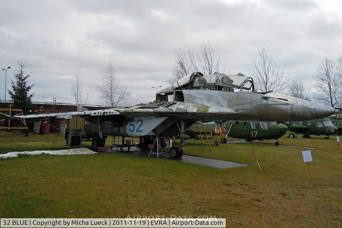 52 BLUE, Mikoyan-Gurevich MiG-29UB (9-51) C/N 952, At the Aviomuzejs, Riga