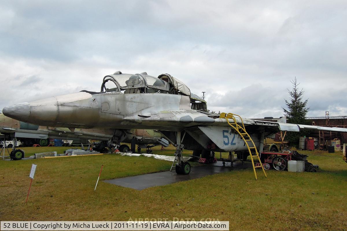 52 BLUE, Mikoyan-Gurevich MiG-29UB (9-51) C/N 952, At the Aviomuzejs, Riga