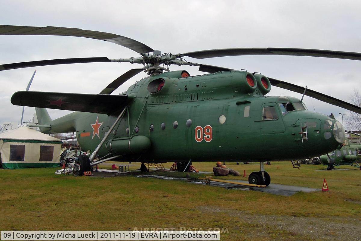 09, Mil Mi-6 Hook C/N 10680704W, At the Aviomuzejs, Riga