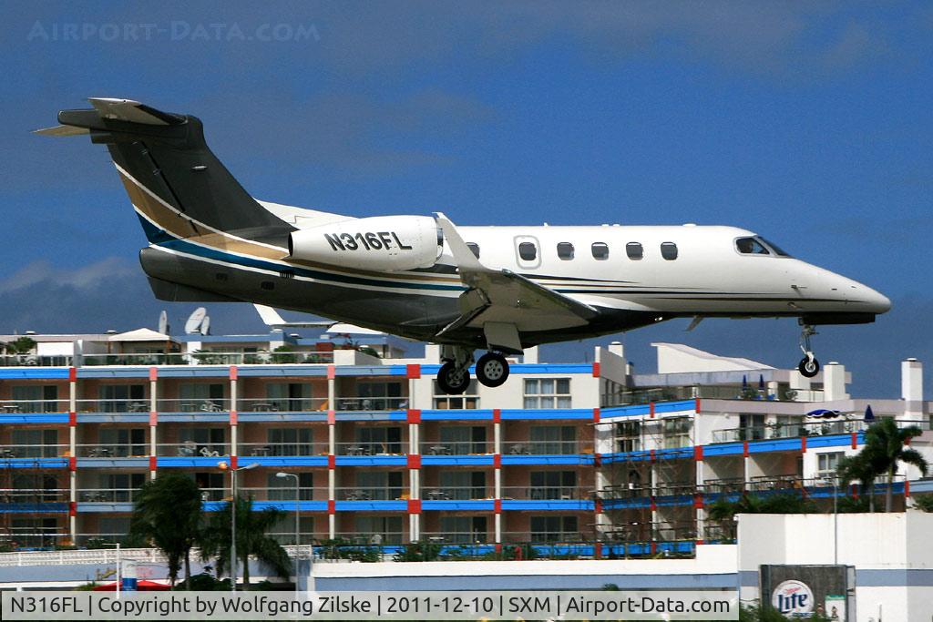 N316FL, 2011 Embraer EMB-505 Phenom 300 C/N 50500057, visitor