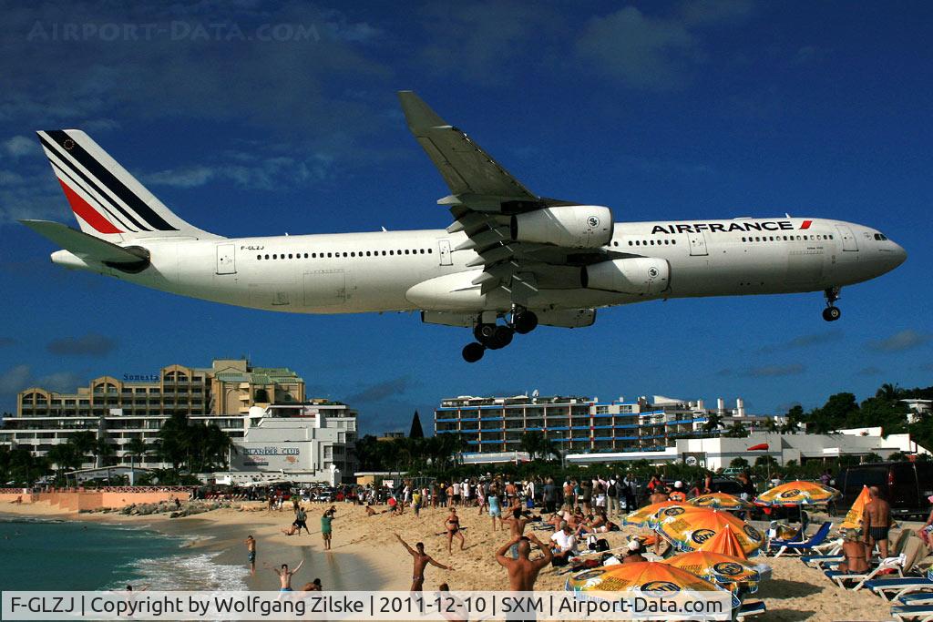 F-GLZJ, 1997 Airbus A340-313X C/N 186, visitor