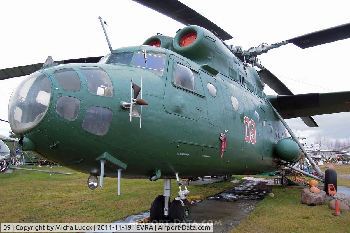 09, Mil Mi-6 Hook C/N 10680704W, At the Aviomuzejs, Riga