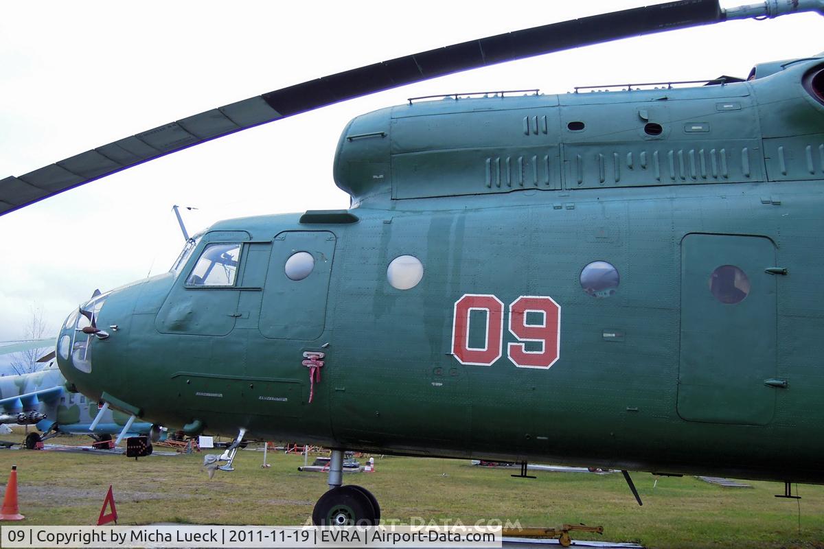 09, Mil Mi-6 Hook C/N 10680704W, At the Aviomuzejs, Riga