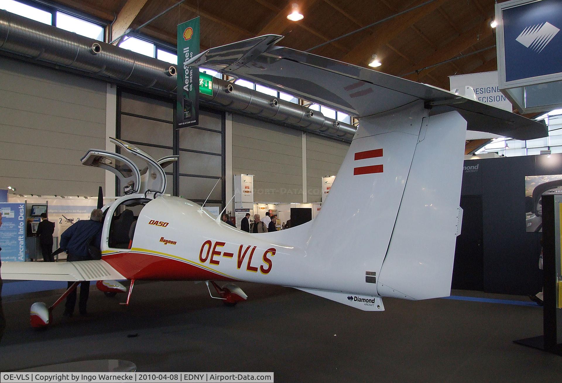 OE-VLS, Diamond DA-50 Superstar C/N 5L.001, Diamond DA-50 Fix at the AERO 2010, Friedrichshafen