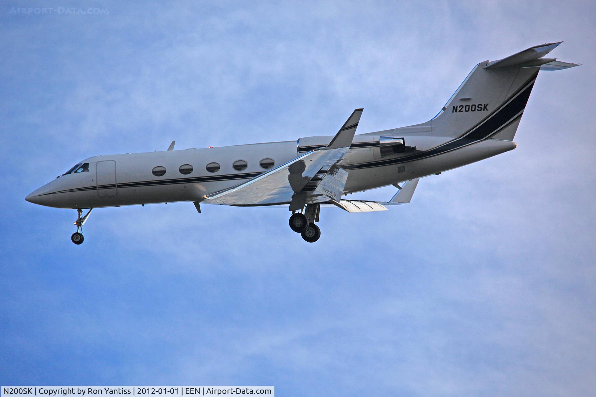 N200SK, 1980 Gulfstream American G-1159A Gulfstream III Gulfstream III C/N 319, Turning final for runway 02, Dillant-Hopkins Airport, Keene, NH