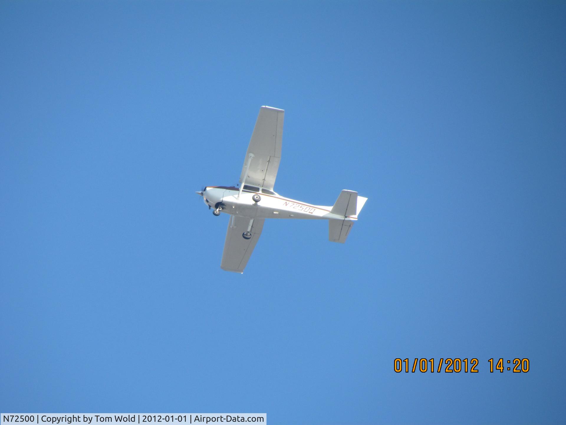 N72500, 1962 Beech 65-80 Queen Air C/N LD-4, Took this photo of N72500 flying over the Arden Arcade area in Sacramento Ca. Photo was taken with a Canon SX30IS camera
