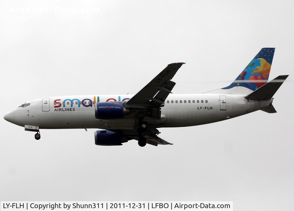 LY-FLH, 1992 Boeing 737-382 C/N 25161, Landing rwy 32L