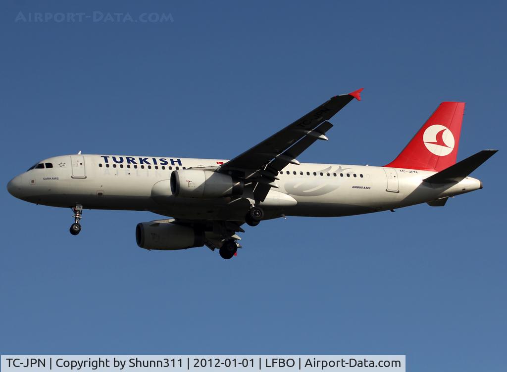 TC-JPN, 2008 Airbus A320-232 C/N 3558, Landing rwy 32L