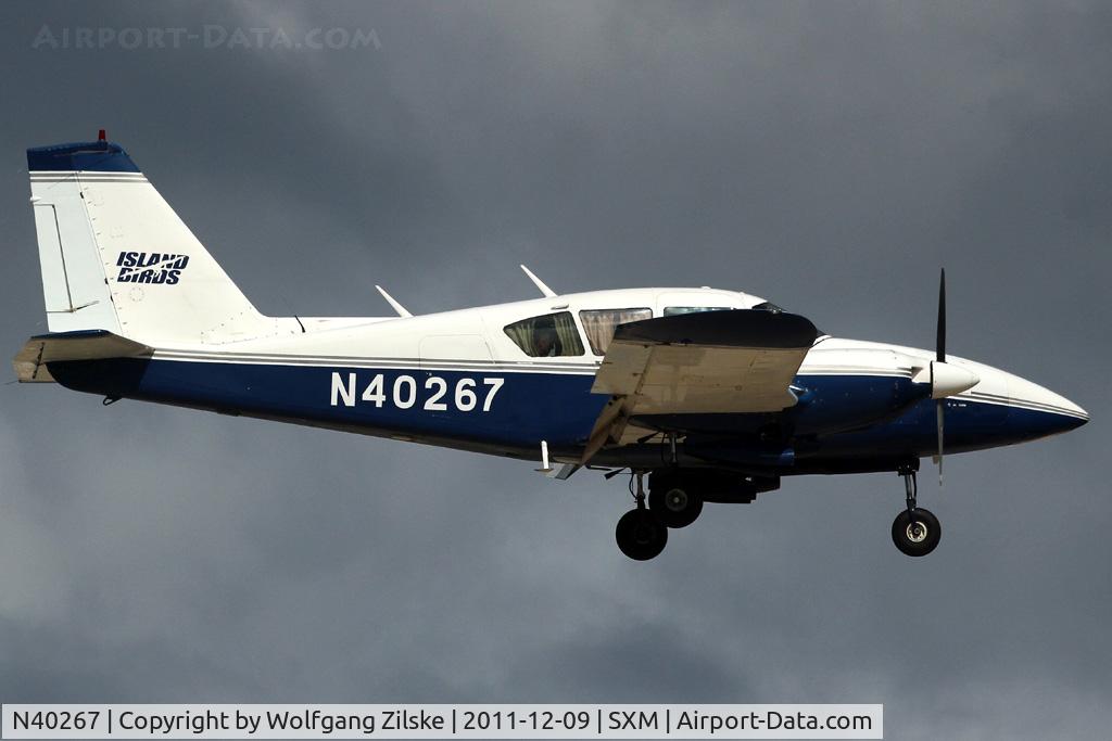 N40267, 1973 Piper PA-23-250 Aztec C/N 27-7305080, visitor