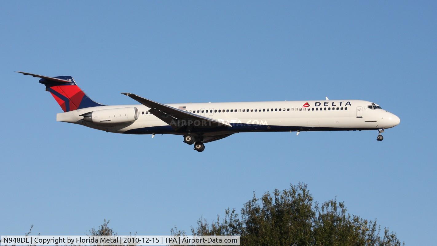 N948DL, 1989 McDonnell Douglas MD-88 C/N 49879, Delta MD-88