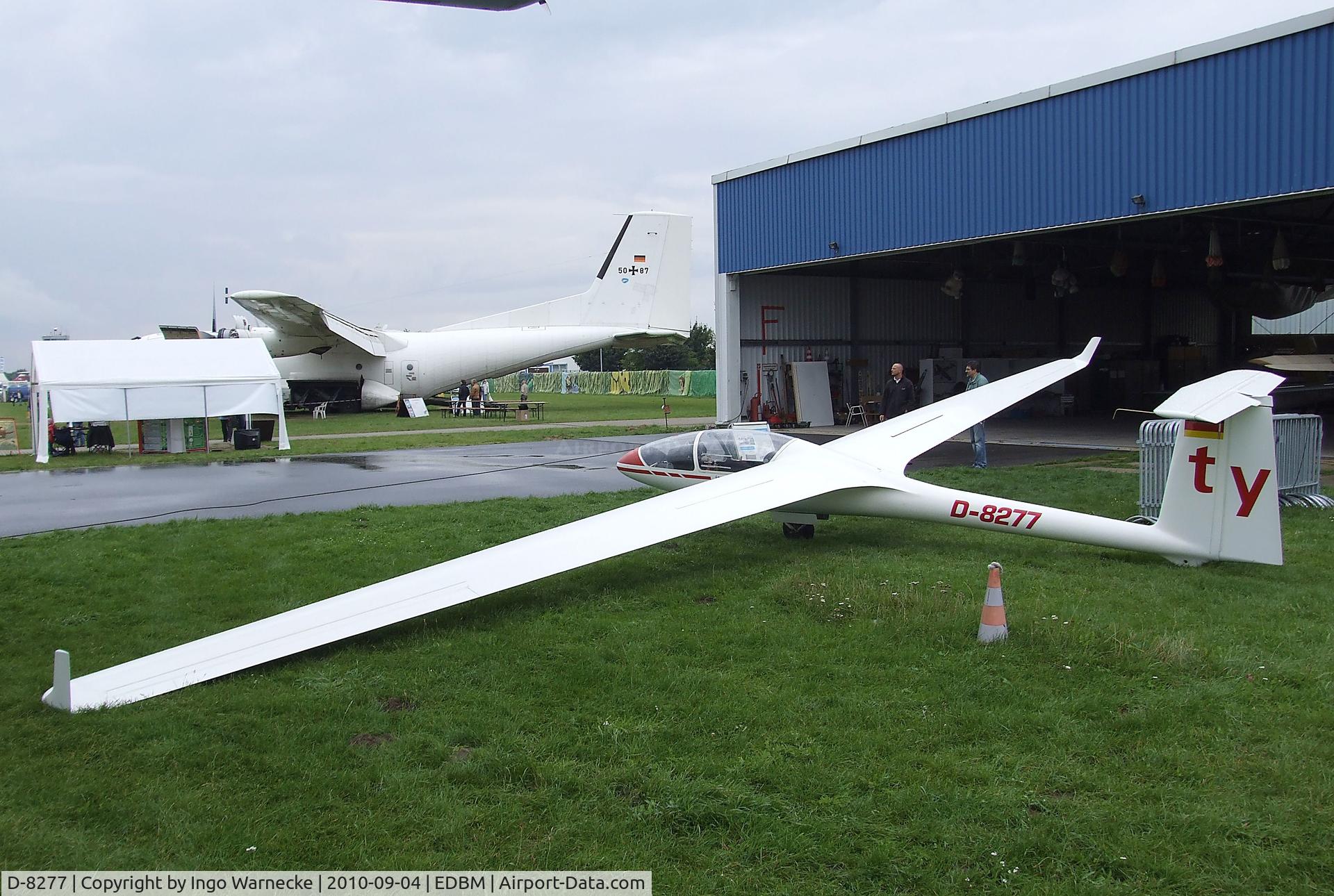 D-8277, PZL-Bielsko SZD-48-1 Jantar Standard 2 C/N B-1166, PZL SZD-48-1 Jantar Standard 2 at the 2010 Air Magdeburg