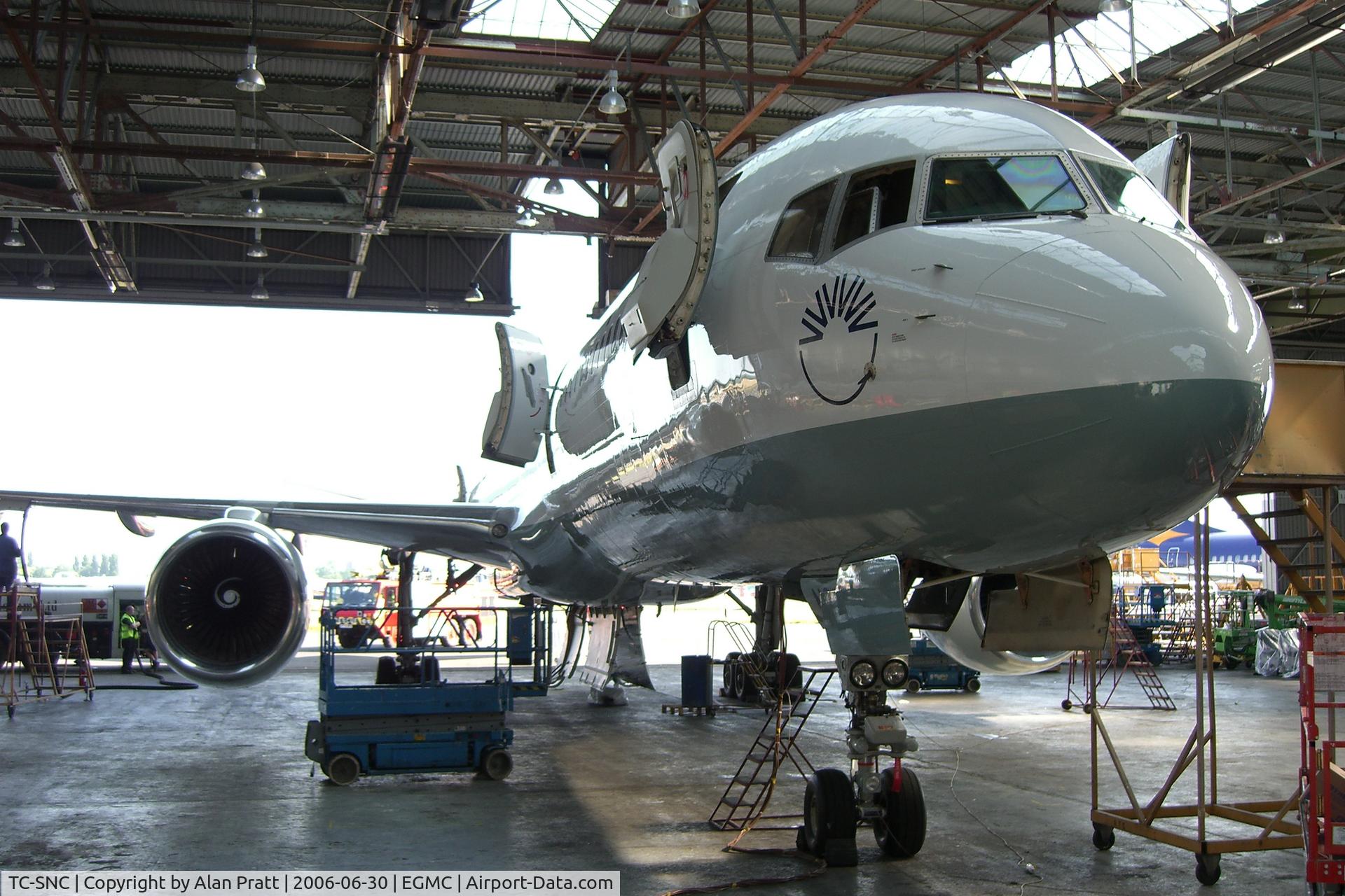 TC-SNC, 1994 Boeing 757-2Q8 C/N 26273, in Air Livery hangar receiving its new Sun Express livery