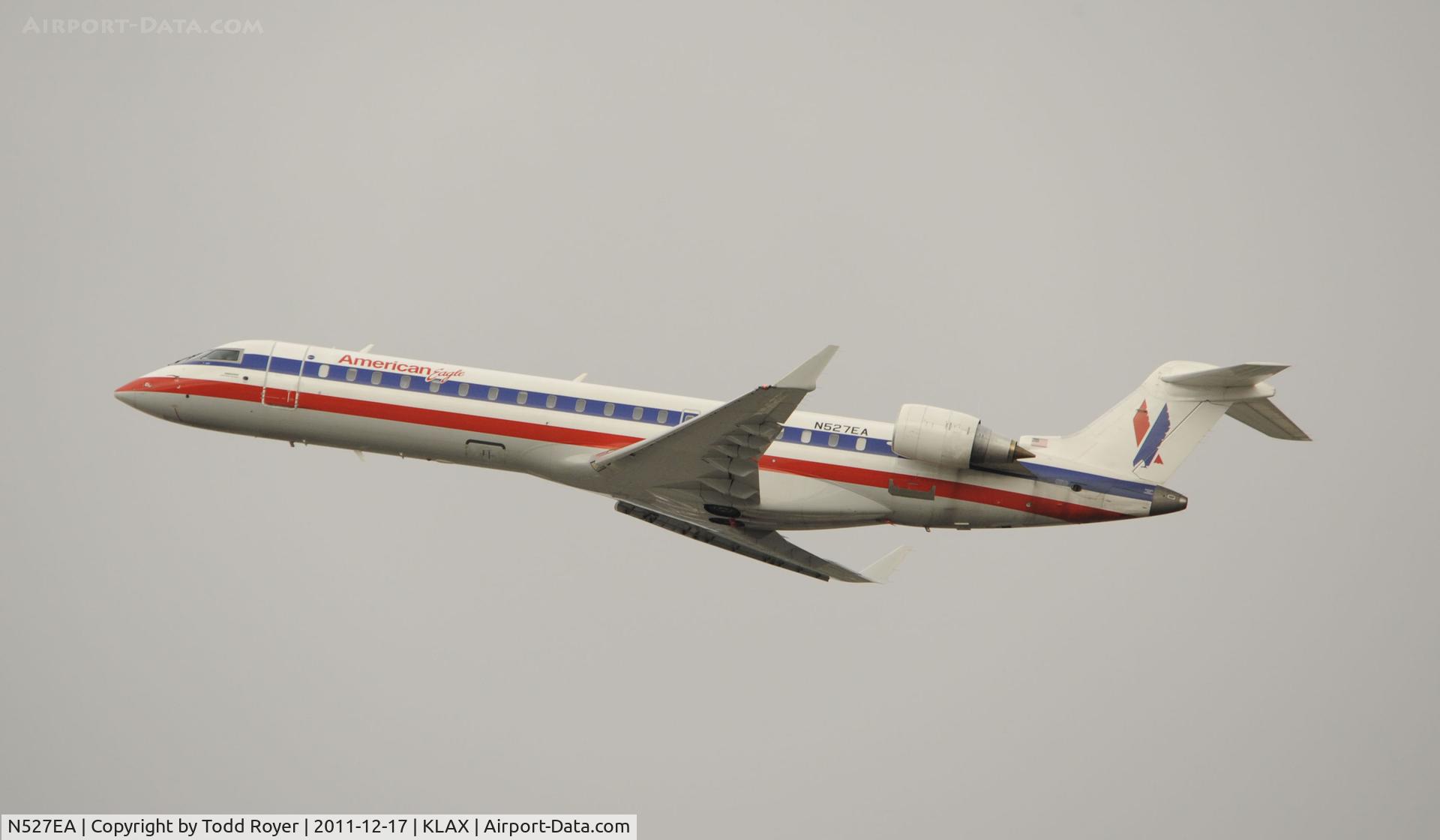 N527EA, Bombardier CRJ-702 (CL-600-2C10) Regional Jet C/N 10305, Departing LAX