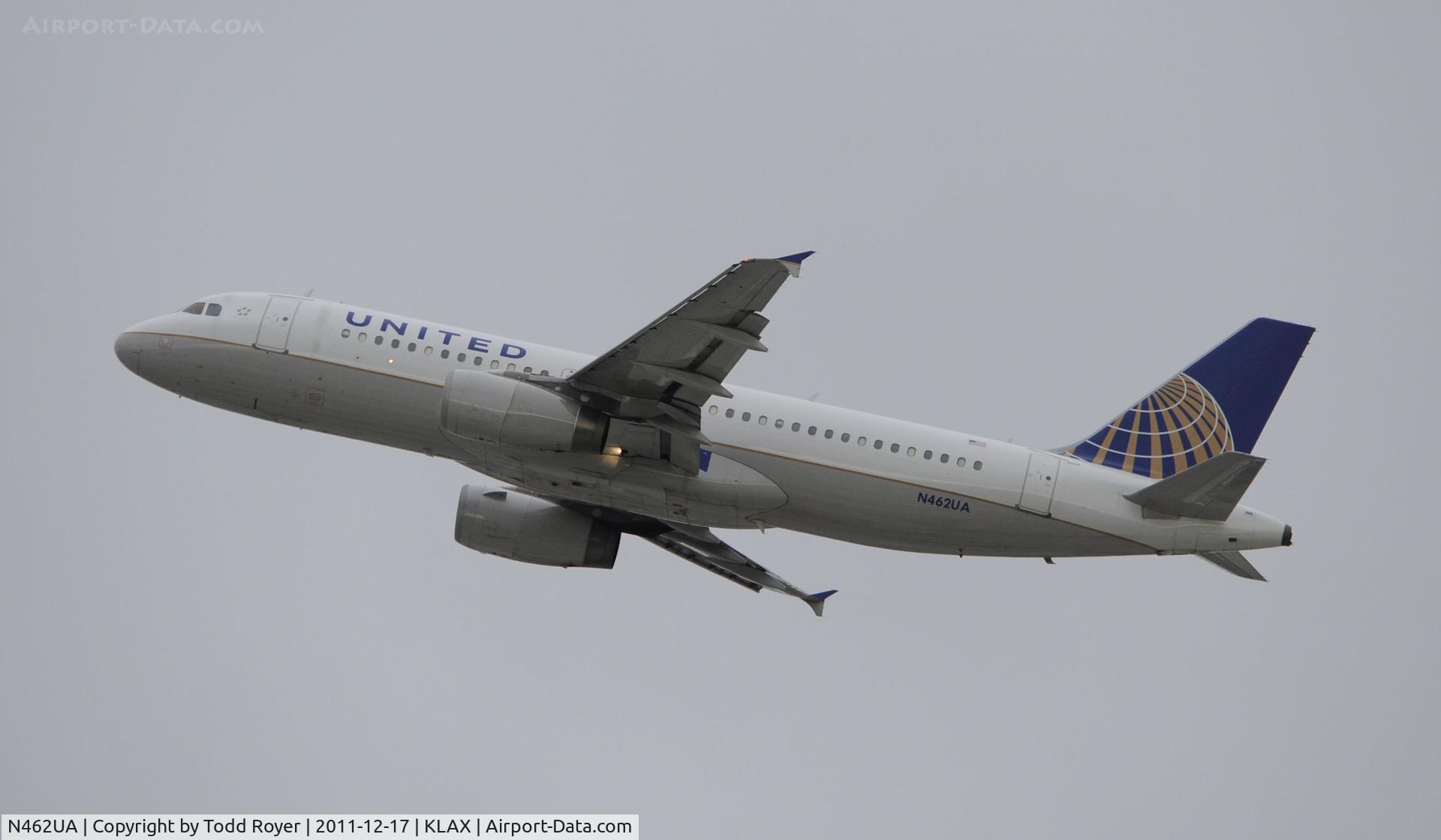 N462UA, 2000 Airbus A320-232 C/N 1272, Departing LAX