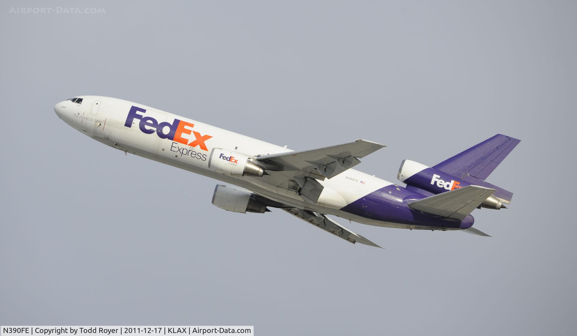 N390FE, 1974 McDonnell Douglas MD-10-10F C/N 46624, Departing LAX