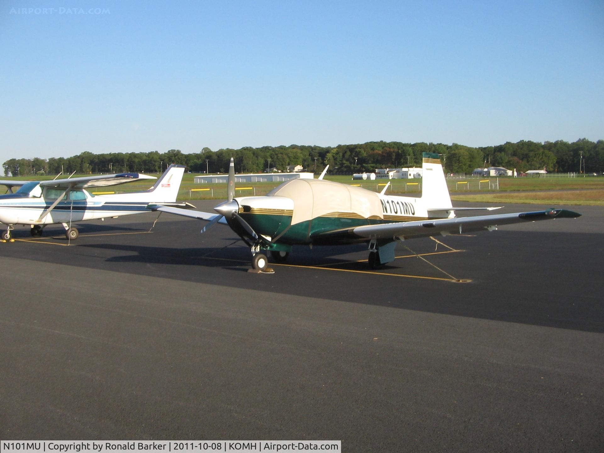 N101MU, 1994 Mooney M20J 201 C/N 24-3335, Orange