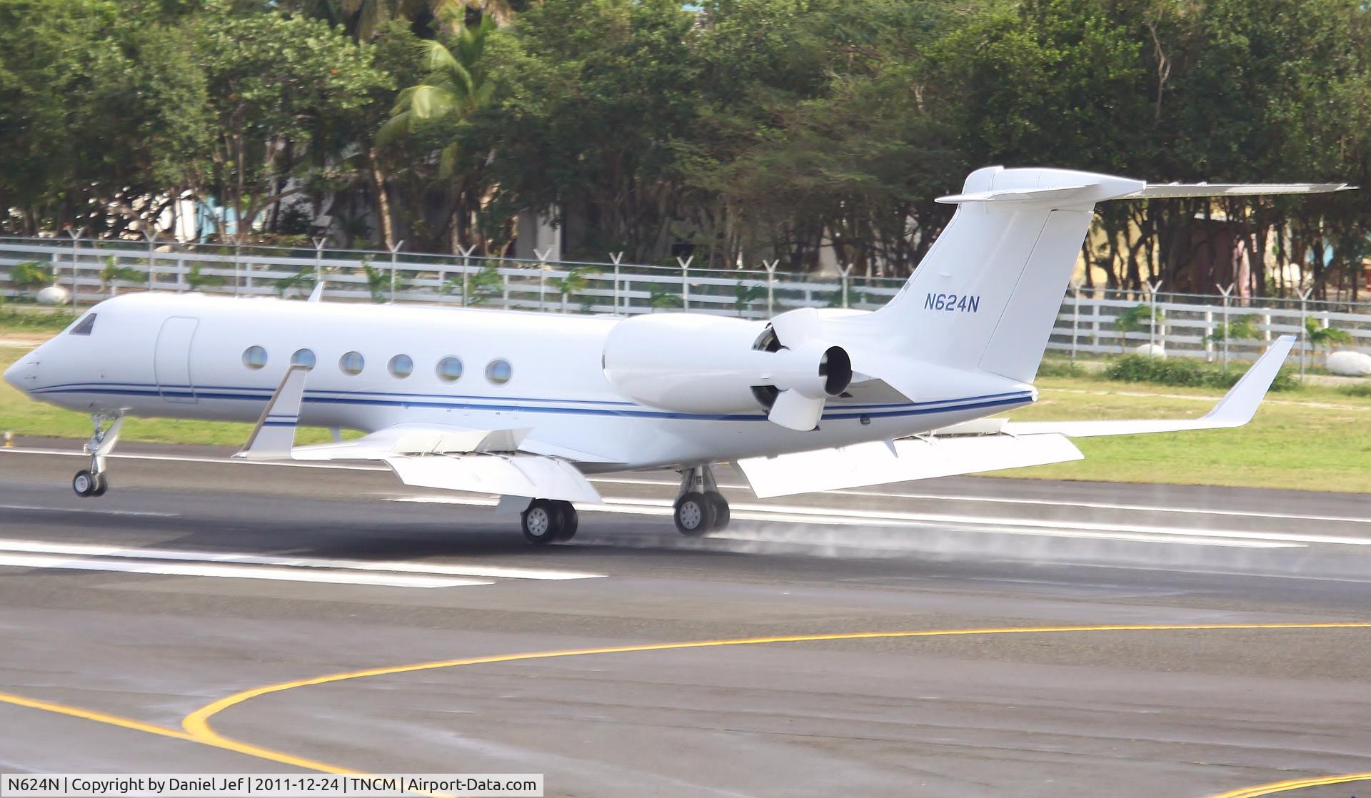 N624N, 2002 Gulfstream Aerospace G-V C/N 681, N624N