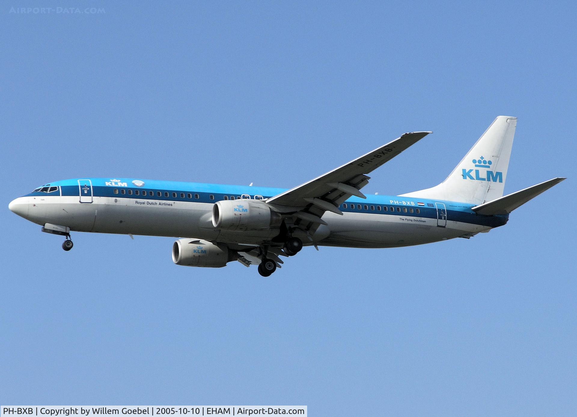 PH-BXB, 1999 Boeing 737-8K2 C/N 29132, Landing on runway C18 from Schiphol Airport Amsterdam