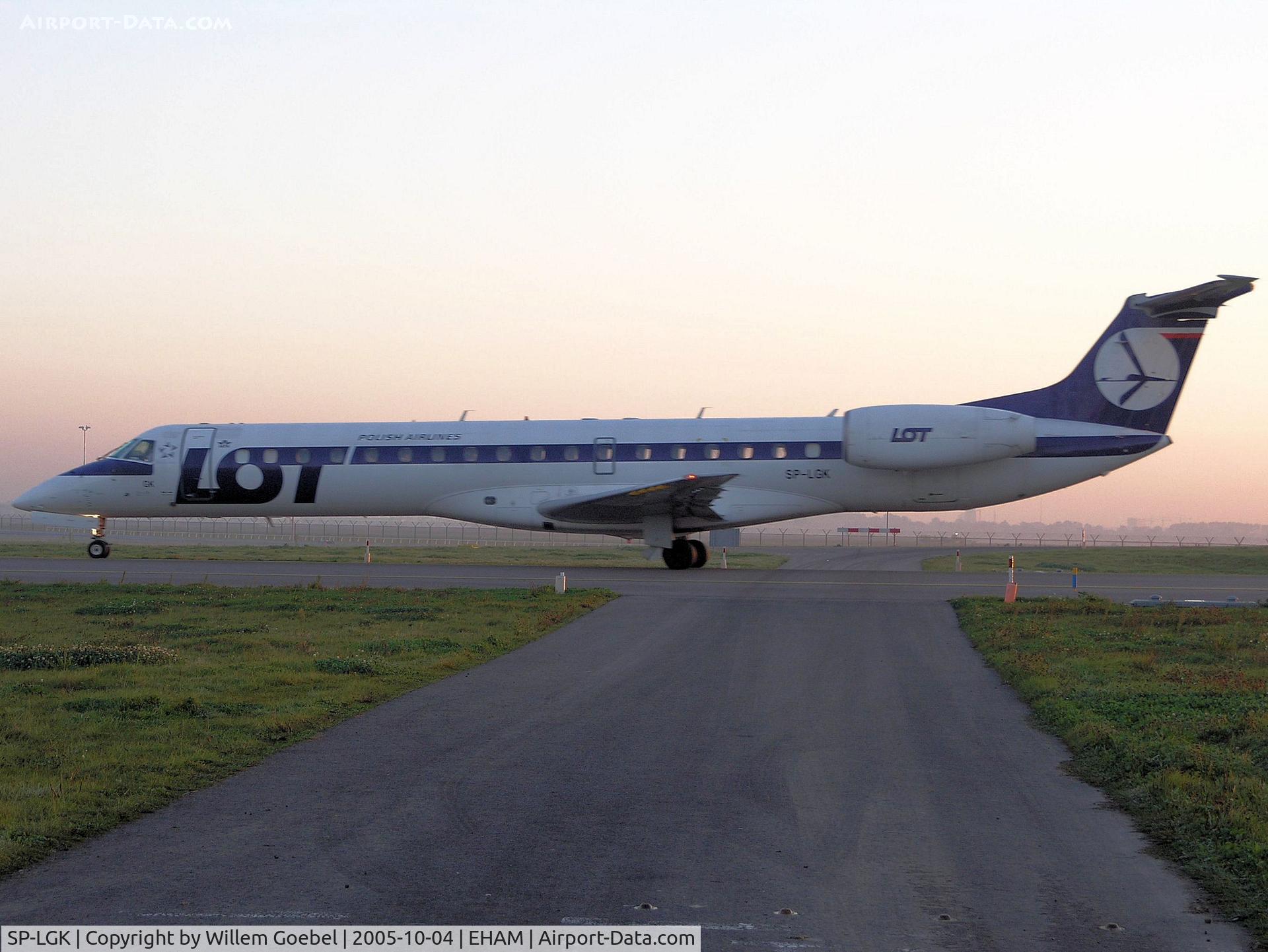 SP-LGK, 2000 Embraer ERJ-145MP (EMB-145MP) C/N 145339, Taxi to the runway L36 of Schiphol Airport Amsterdam