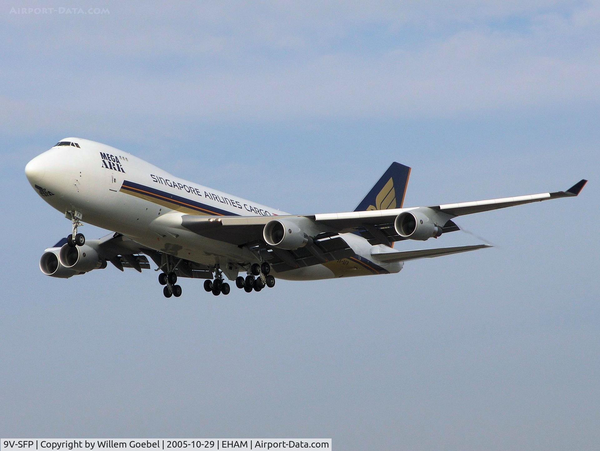 9V-SFP, 2005 Boeing 747-412F/SCD C/N 32902, Landing on runway C18 of Amsterdam Airport