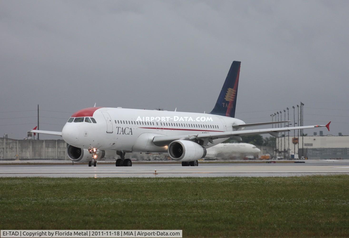 EI-TAD, 2000 Airbus A320-233 C/N 1334, Taca A320 by photo holes