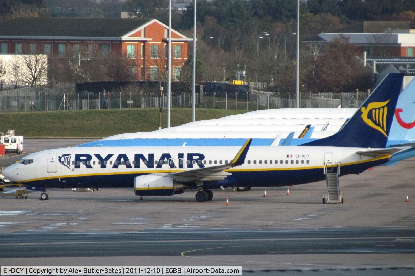 EI-DCY, 2004 Boeing 737-8AS C/N 33570, Parked on stand