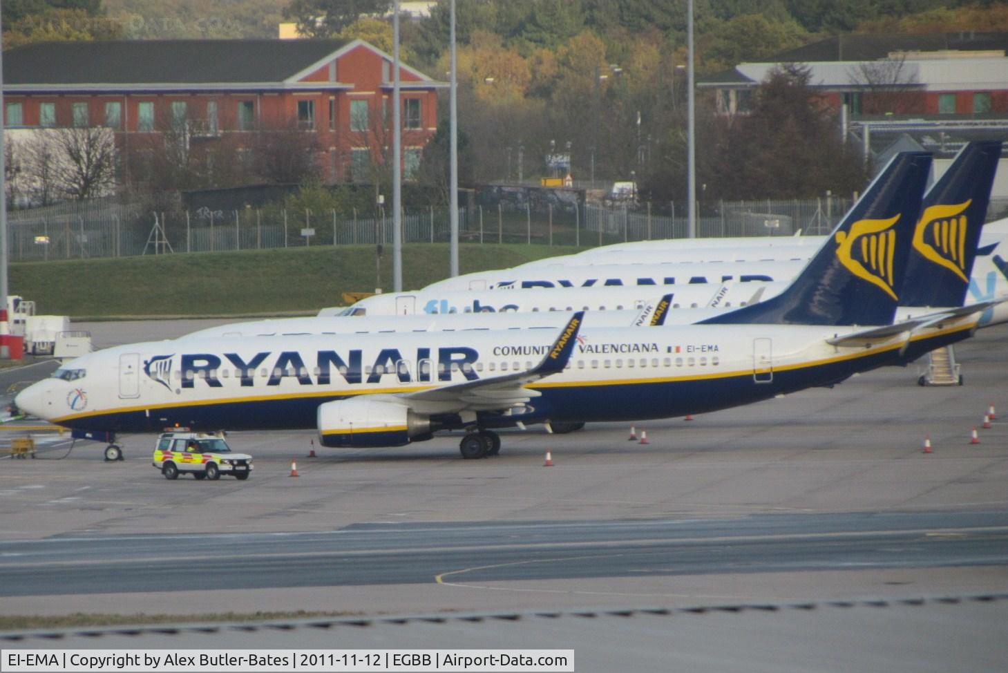EI-EMA, 2010 Boeing 737-8AS C/N 35032, Parked on stand