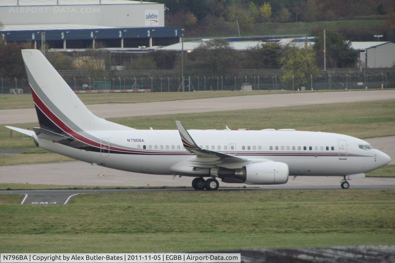 N796BA, 1999 Boeing 737-7BC C/N 30327, Taxiing in