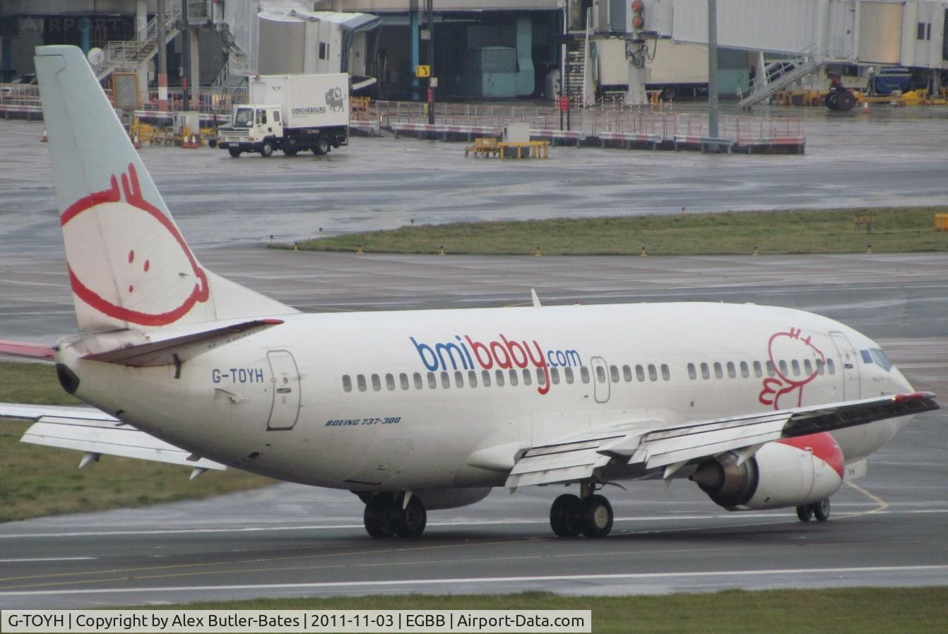 G-TOYH, 1998 Boeing 737-36N C/N 28570, Turning off the runway