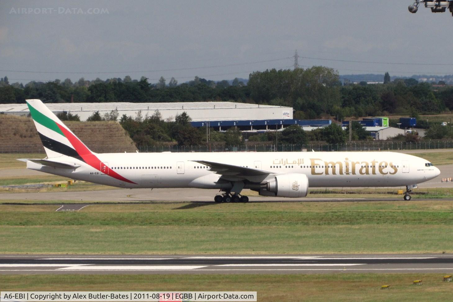 A6-EBI, 2005 Boeing 777-36N/ER C/N 32785, Taxiing in