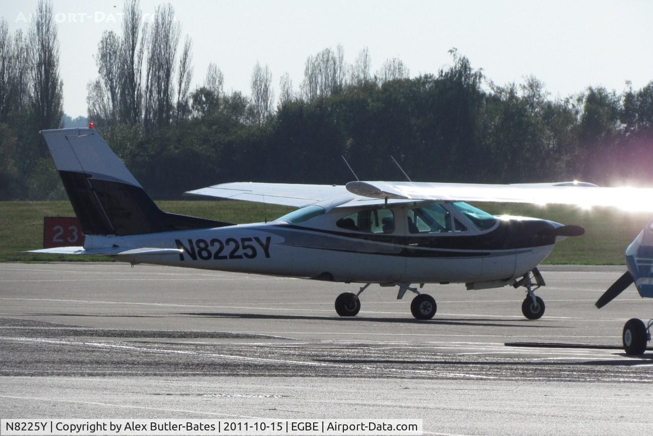N8225Y, 1977 Cessna 177RG Cardinal C/N 177RG1247, Parked on the ramp