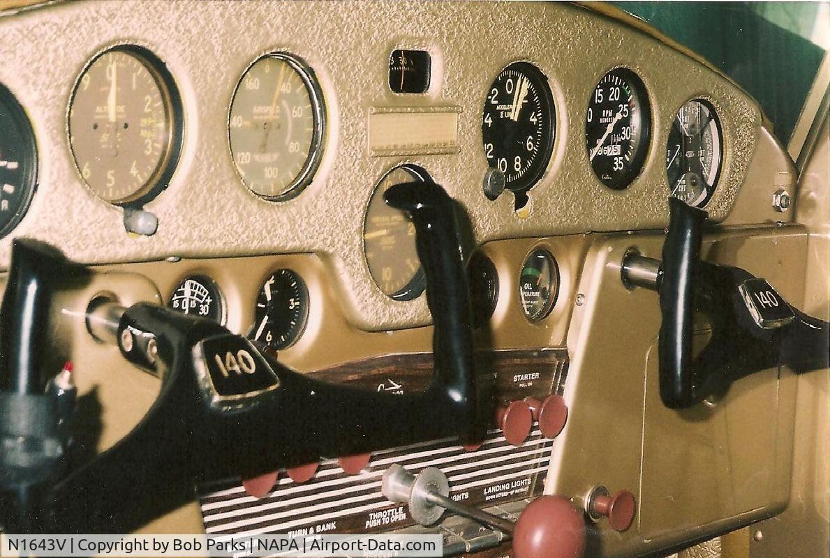 N1643V, 1947 Cessna 140 C/N 13815, interior N1643V