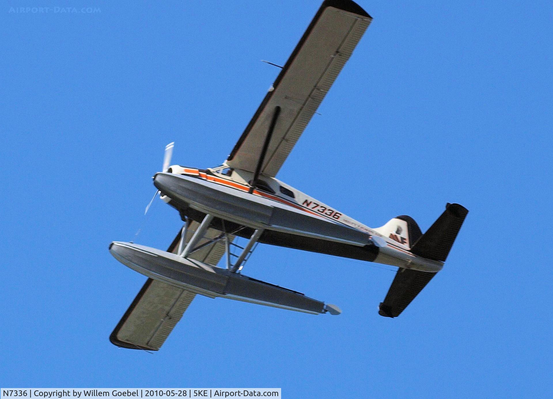 N7336, De Havilland Canada L-20A Beaver C/N 1229, Fly over the harbour of Kitchikan