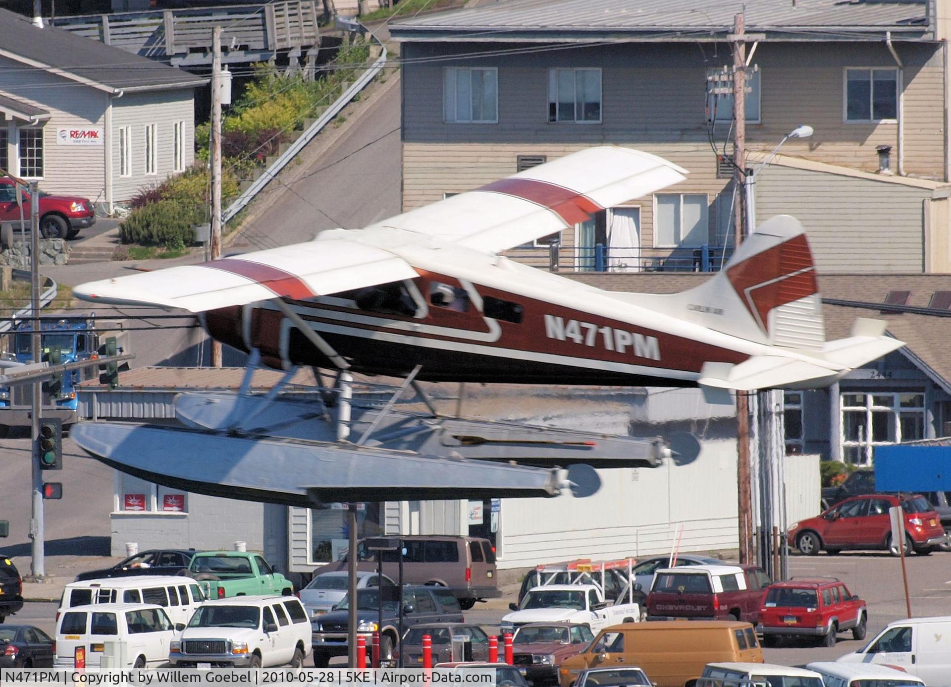 N471PM, De Havilland Canada U-6A Beaver C/N 1366/1914 (58-2034), Fly over the harbour of Kitchikan