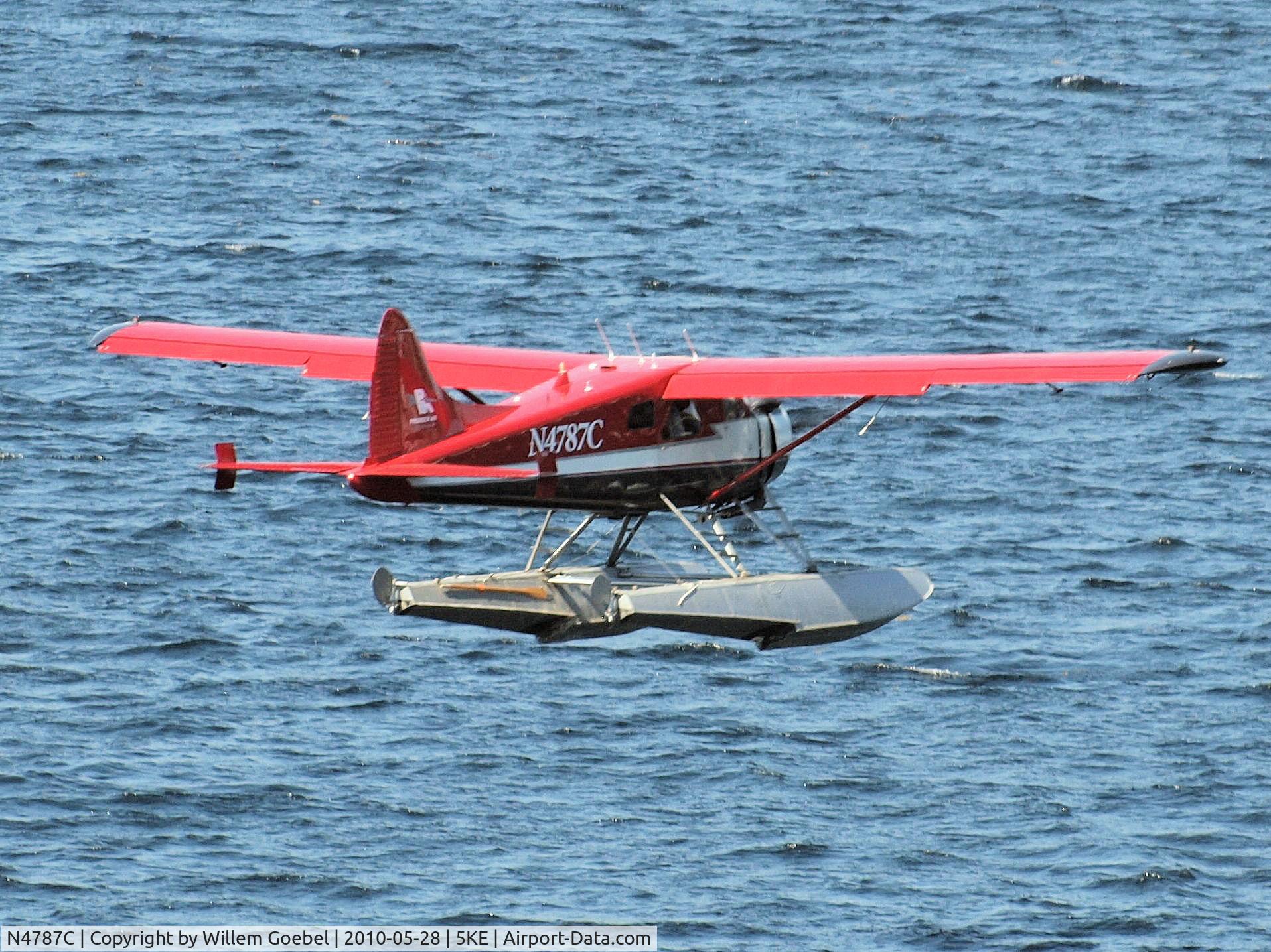 N4787C, De Havilland Canada Beaver DHC-2 C/N 1330, Landing in Kitchikan harbour