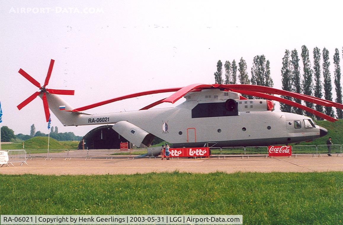 RA-06021, Mil Mi-26T Halo C/N 34001212321, Skytech Helicipter Service .
Bierset AFB , Helimeet 2003