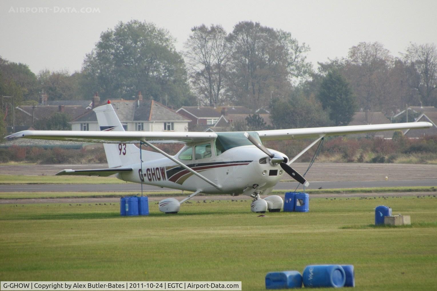 G-GHOW, 1980 Reims F182Q Skylane C/N 0151, Parked on the grass