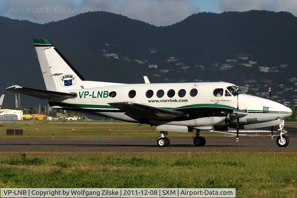VP-LNB, 1973 Beechcraft A100 King Air C/N B-166, visitor