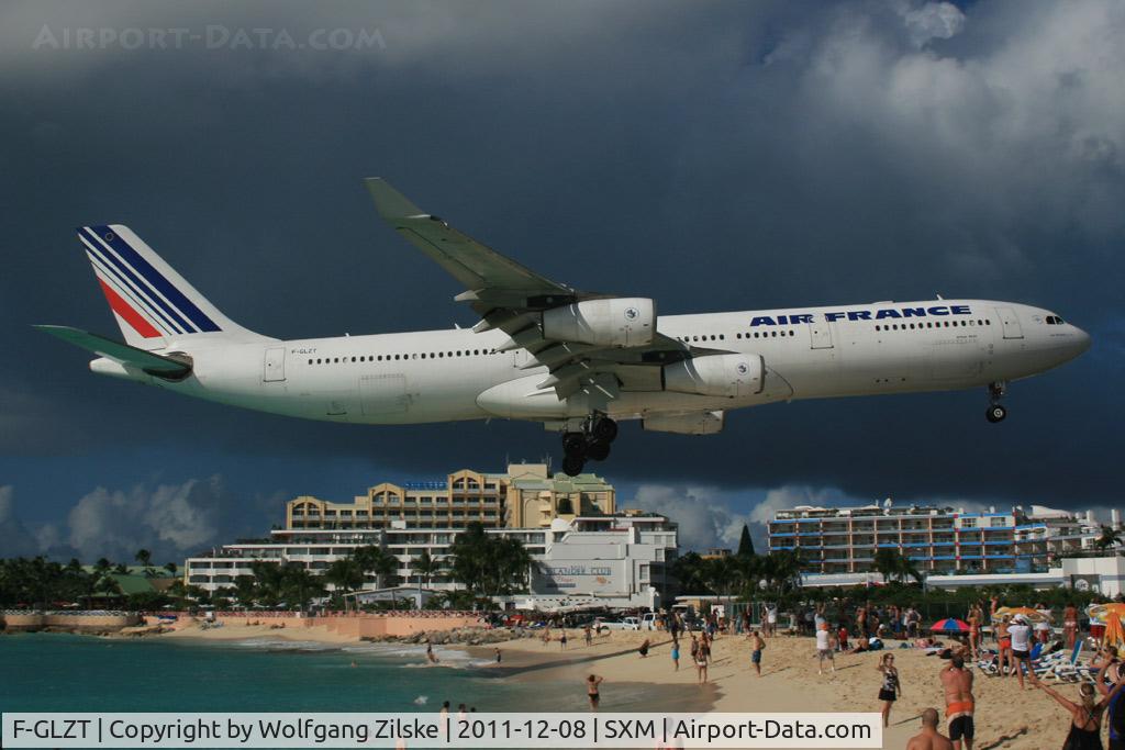 F-GLZT, 2000 Airbus A340-313X C/N 319, visitor