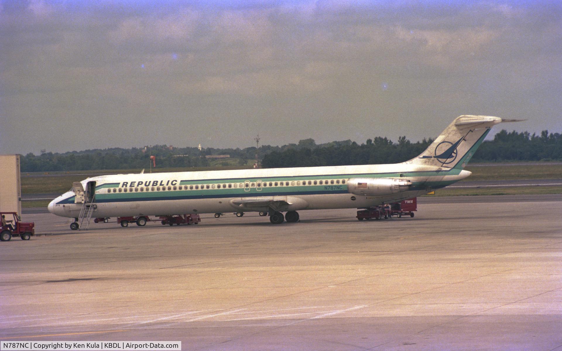 N787NC, 1980 McDonnell Douglas DC-9-51 C/N 48149, N787NC Republic Airlines at KBDL