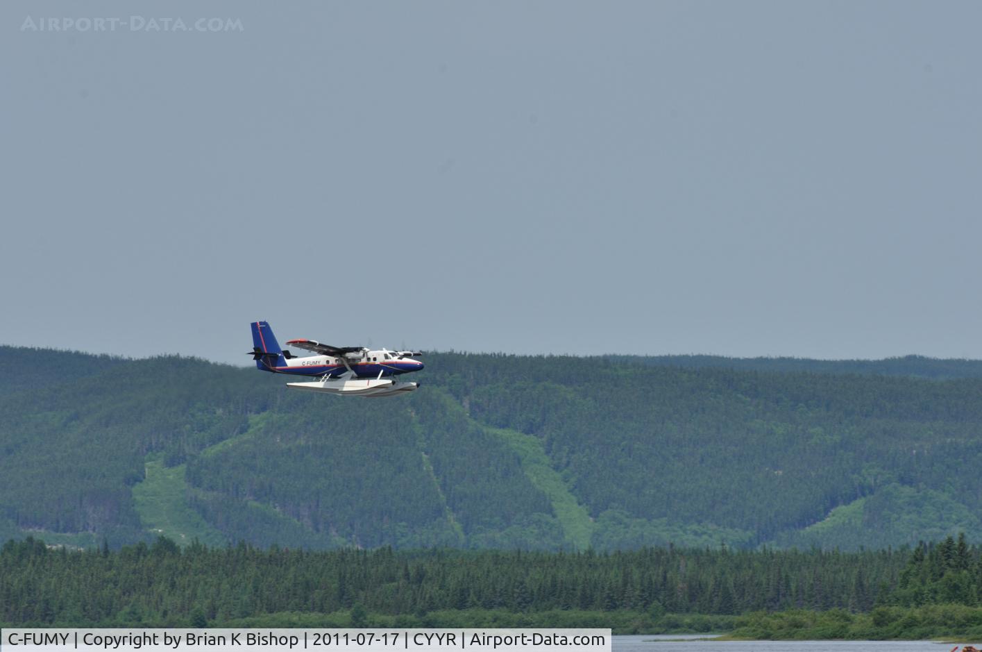 C-FUMY, 1980 De Havilland Canada DHC-6-300 Twin Otter C/N 675, Landing Terrington basin