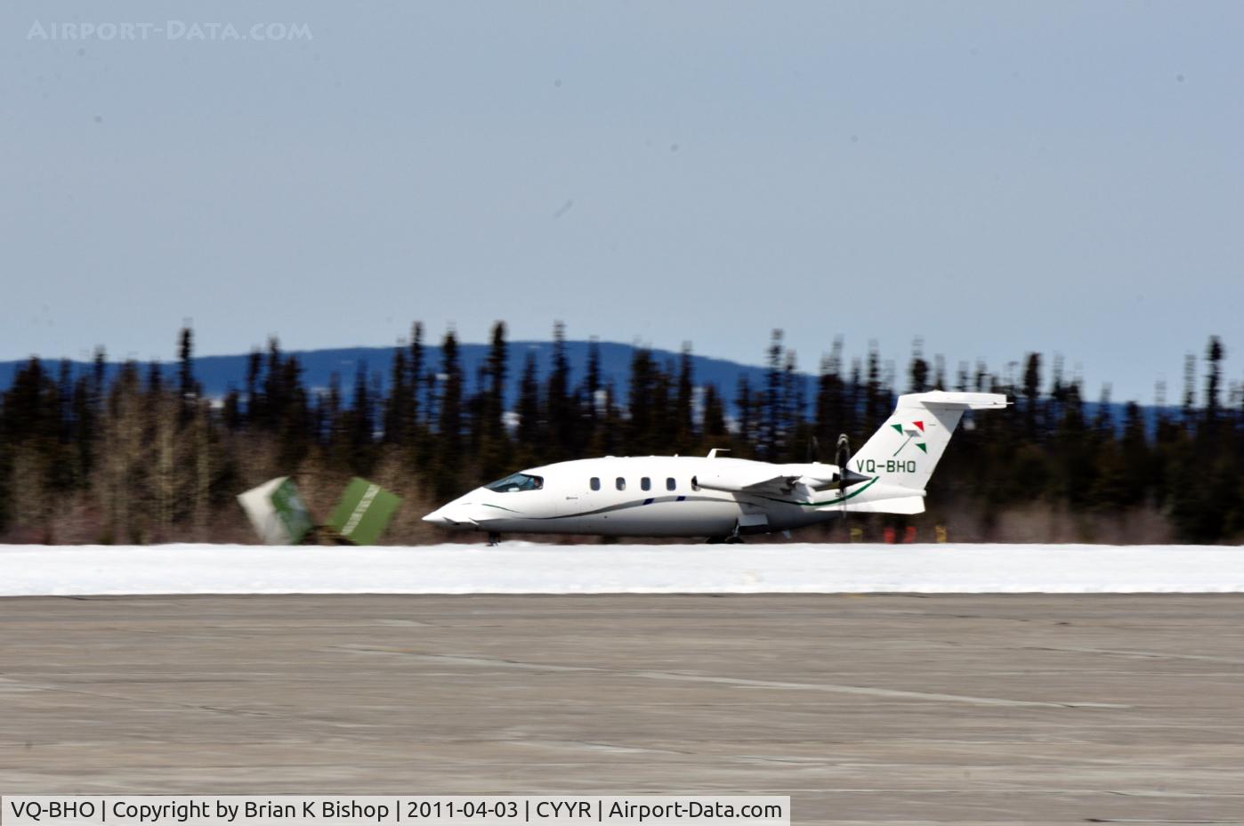 VQ-BHO, 1992 Piaggio P-180 Avanti C/N 1156, Off rwy26