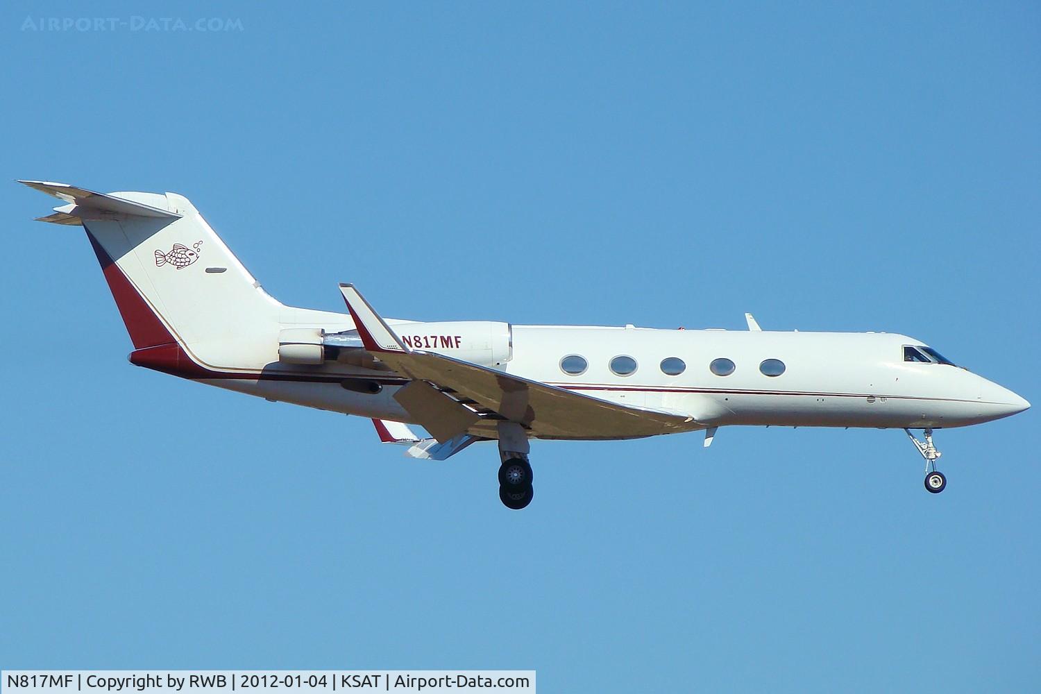 N817MF, 1985 Gulfstream Aerospace G-1159A Gulfstream III C/N 466, Landing 12R