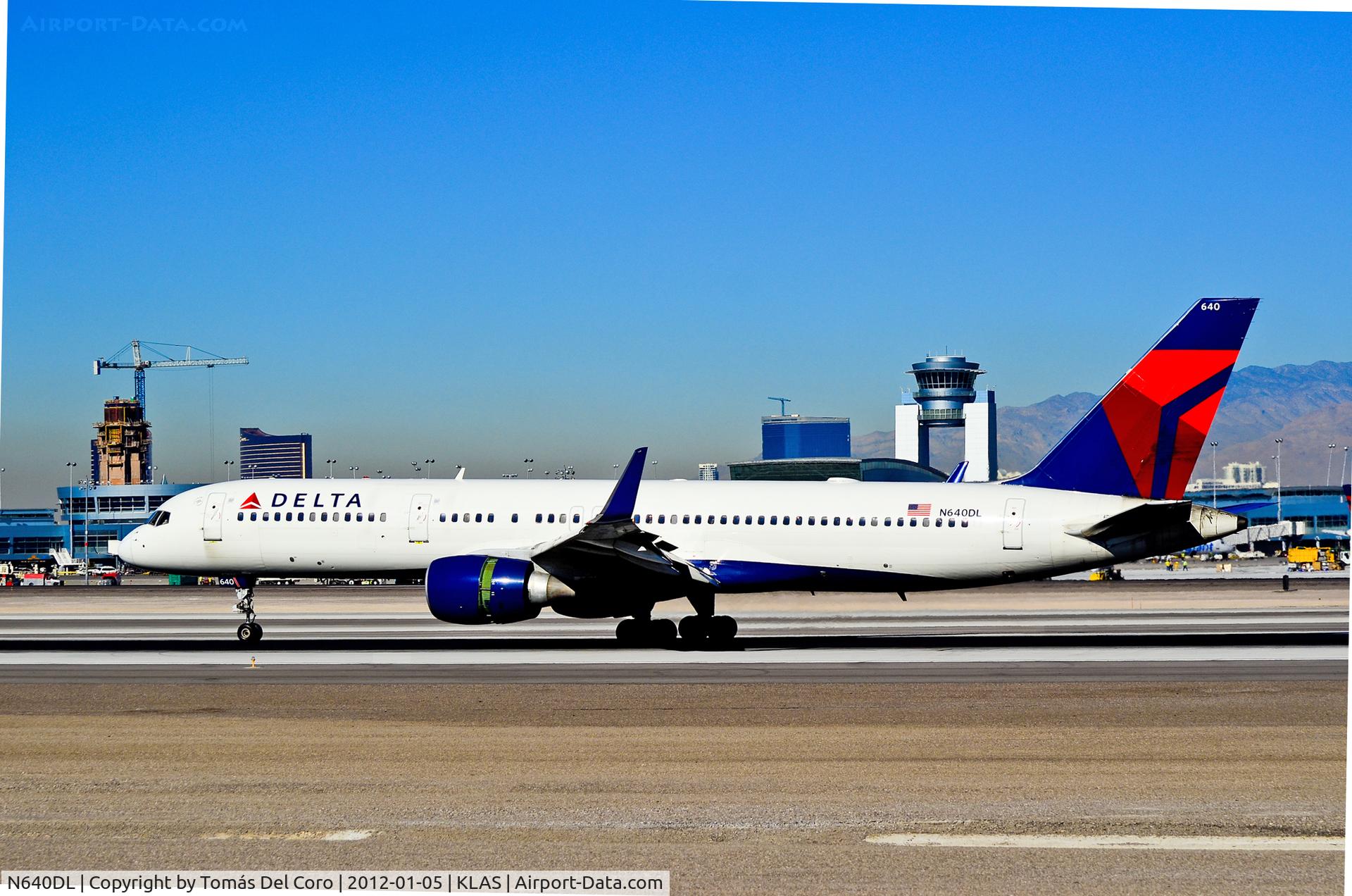 N640DL, 1988 Boeing 757-232 C/N 23994, N640DL Delta Air Lines 1988 Boeing 757-232 (cn 23994/201)

- Las Vegas - McCarran International (LAS / KLAS)
USA - Nevada, January 5, 2012
Photo: Tomás Del Coro