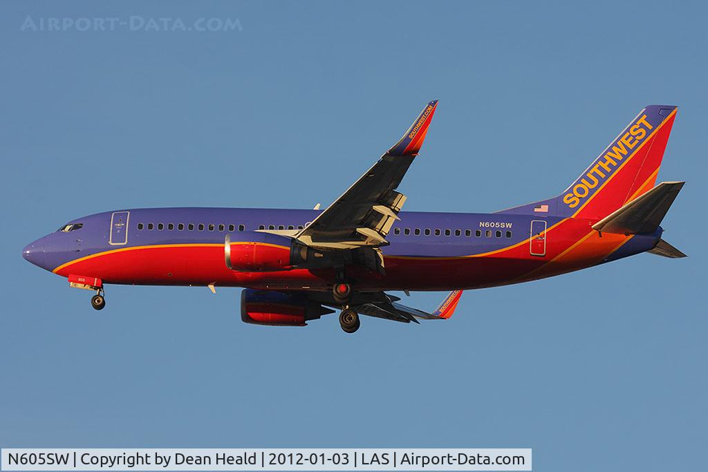 N605SW, 1995 Boeing 737-3H4 C/N 27956, Southwest Airlines N605SW on short final to RWY 25L.