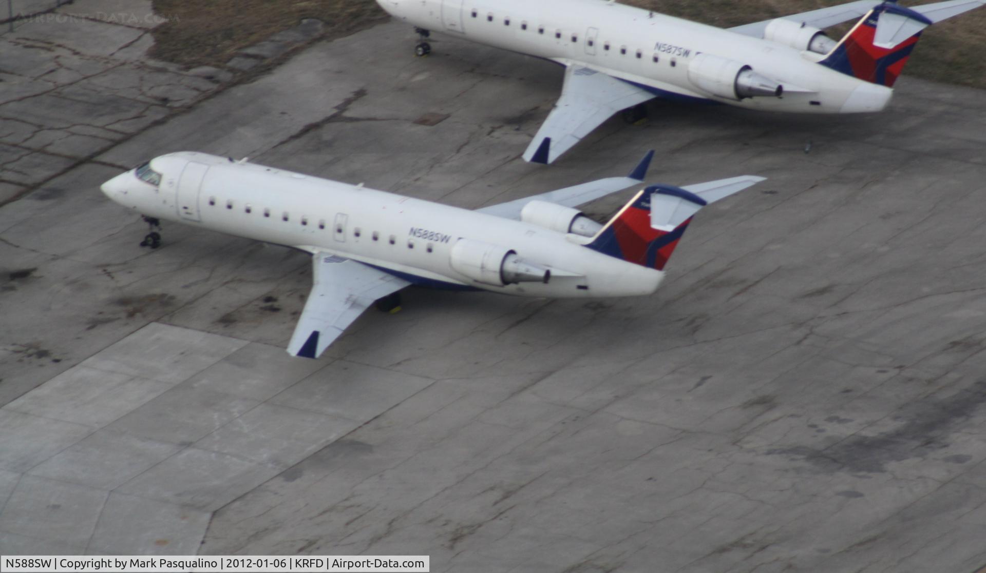 N588SW, 1995 Canadair CRJ-100ER (CL-600-2B19) C/N 7069, CL-600-2B19