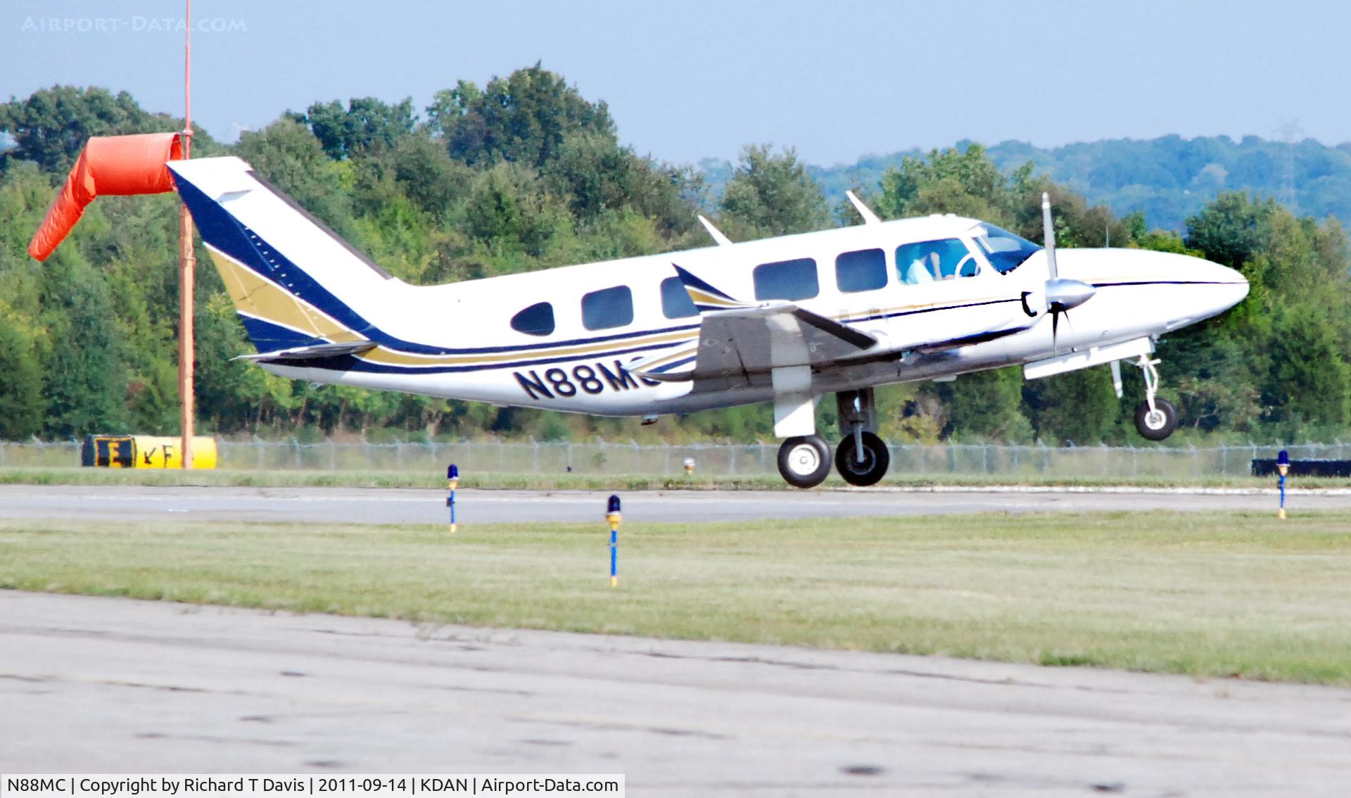 N88MC, 1973 Piper PA-31-350 Chieftain C/N 31-7305063, 1973 Piper PA-31-350 in Danville Va.
