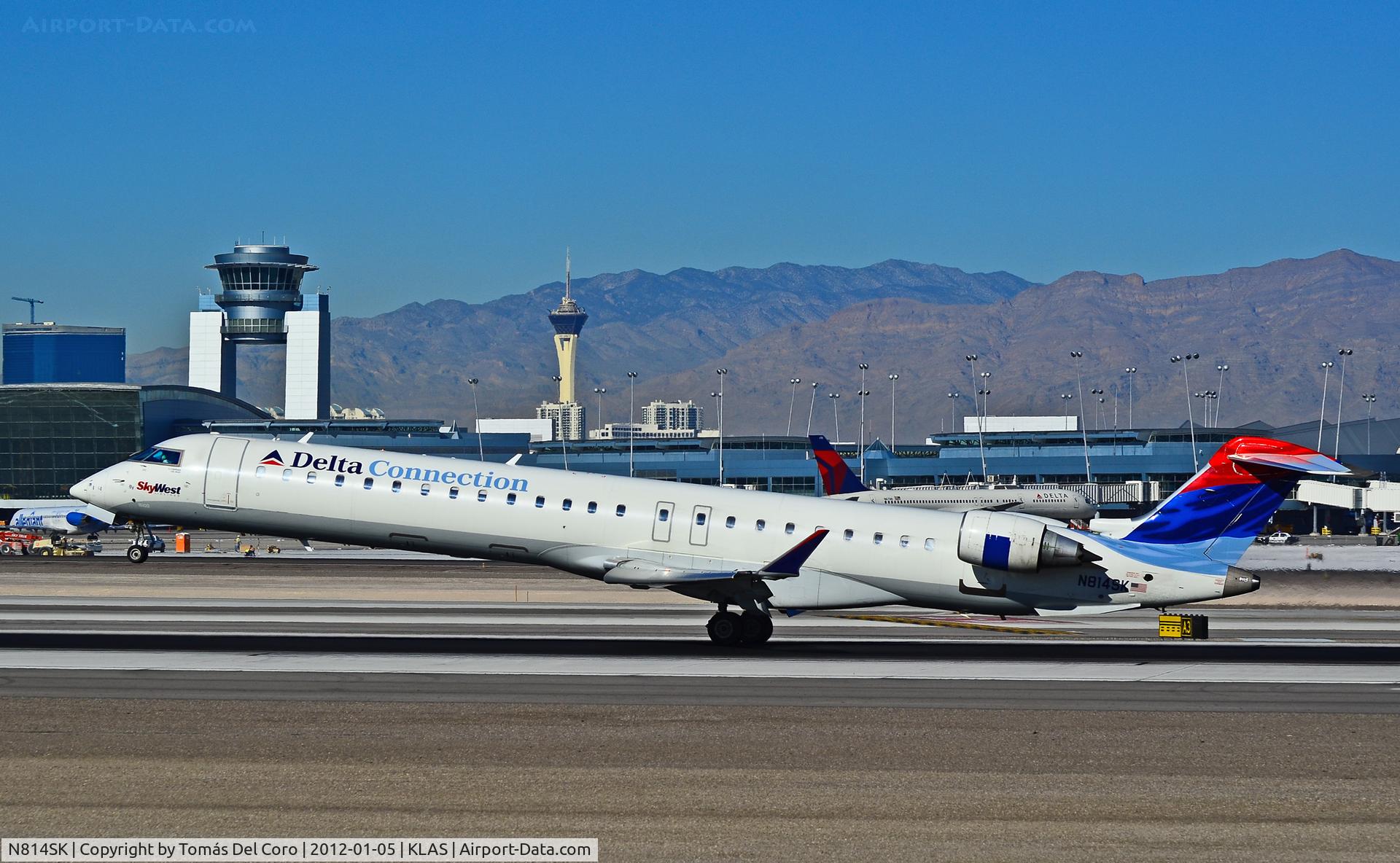 N814SK, 2006 Bombardier CRJ-900ER (CL-600-2D24) C/N 15100, N814SK Delta Connection 2006 Bombardier CL600-2D24 C/N 15100

- Las Vegas - McCarran International (LAS / KLAS)
USA - Nevada, January 5, 2012
Photo: Tomás Del Coro