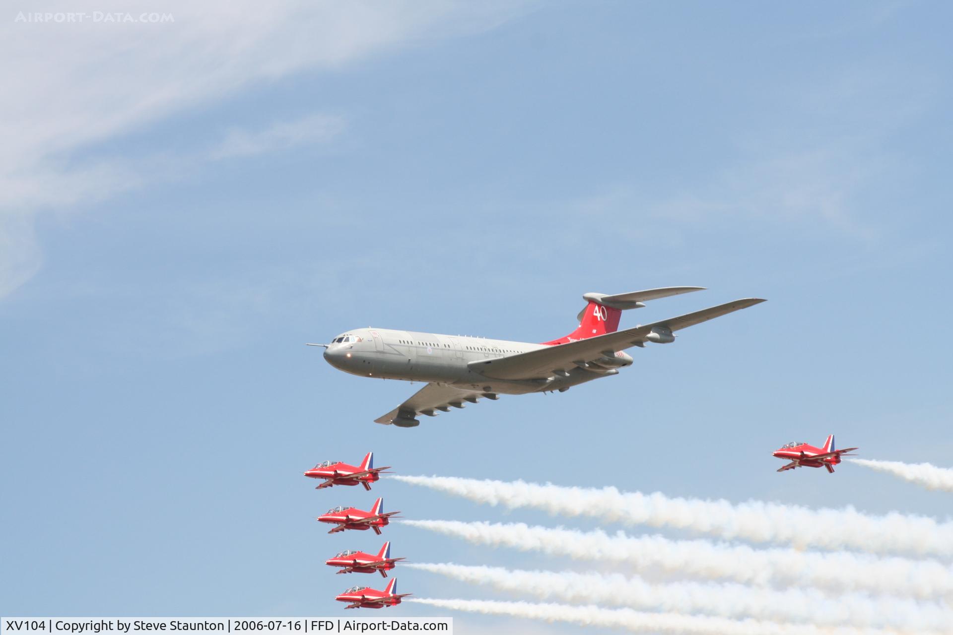 XV104, 1967 Vickers VC10 C.1K C/N 834, Red Arrows and VC10 XV104 at Royal International Air Tattoo 2006